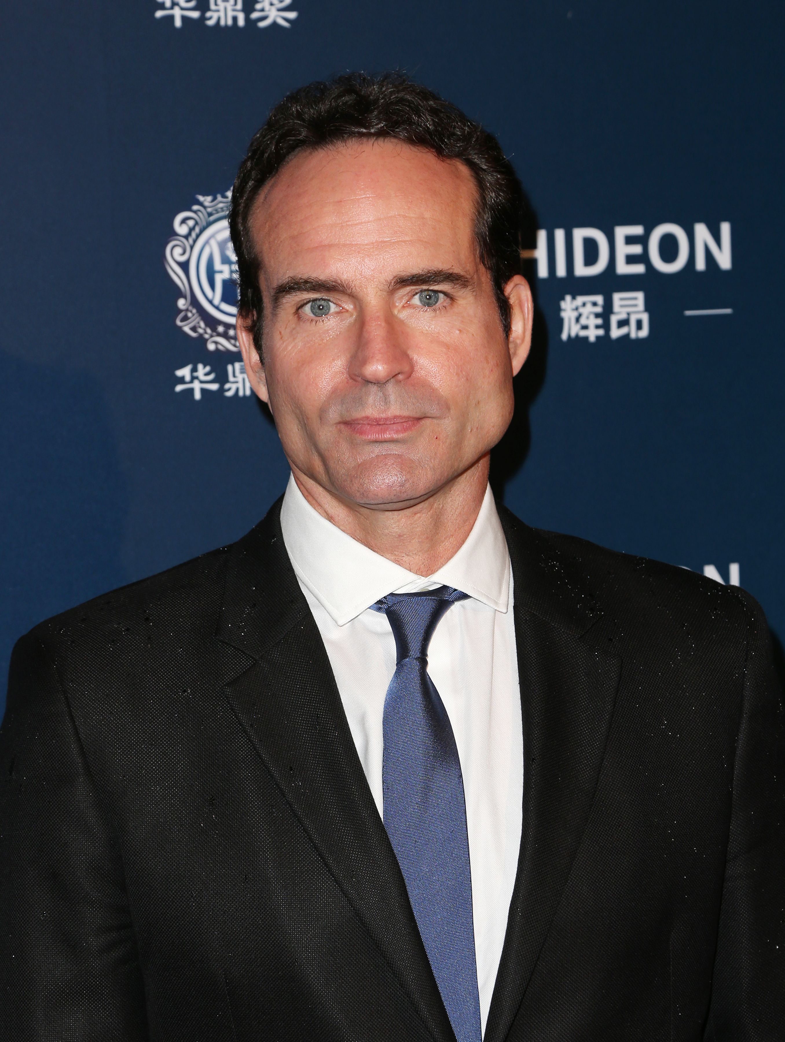 How tall is Jason Patric?